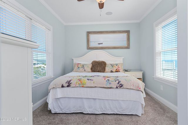 611 Ocean Drive, Emerald Isle, NC 28594