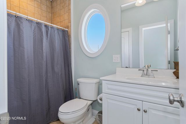 611 Ocean Drive, Emerald Isle, NC 28594