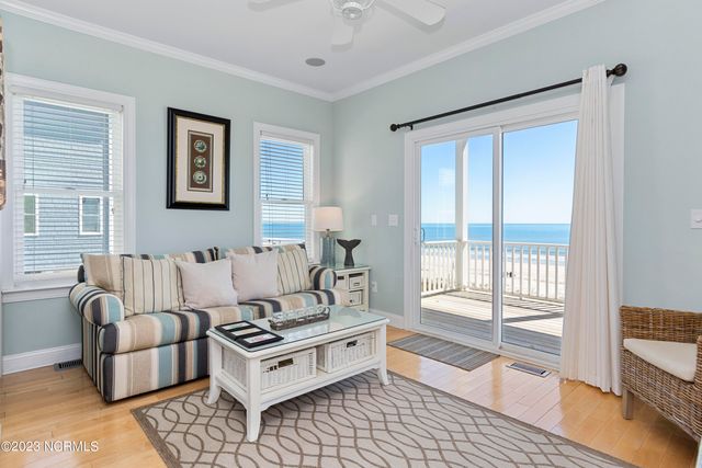 611 Ocean Drive, Emerald Isle, NC 28594