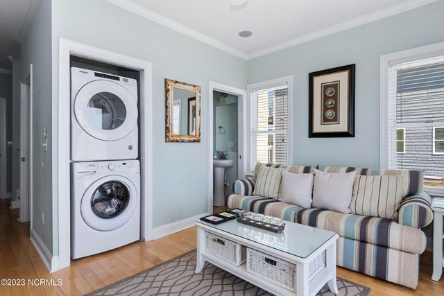 611 Ocean Drive, Emerald Isle, NC 28594