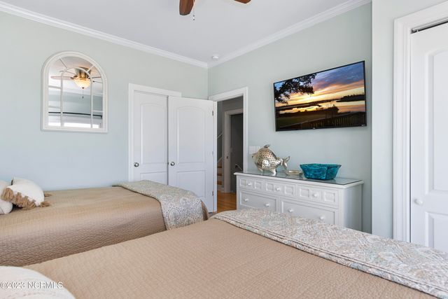 611 Ocean Drive, Emerald Isle, NC 28594