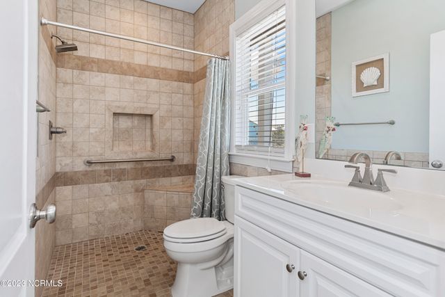 611 Ocean Drive, Emerald Isle, NC 28594