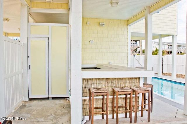 611 Ocean Drive, Emerald Isle, NC 28594