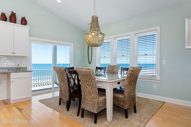 611 Ocean Drive, Emerald Isle, NC 28594