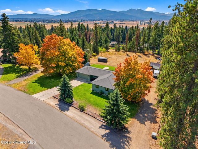16510 W Hollister Hills Dr, Hauser, ID 83854 property photo