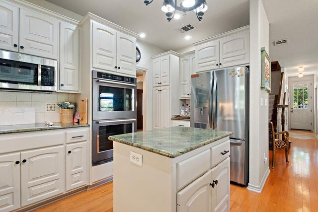 104 River Ranch RD, Kingsland, TX 78639