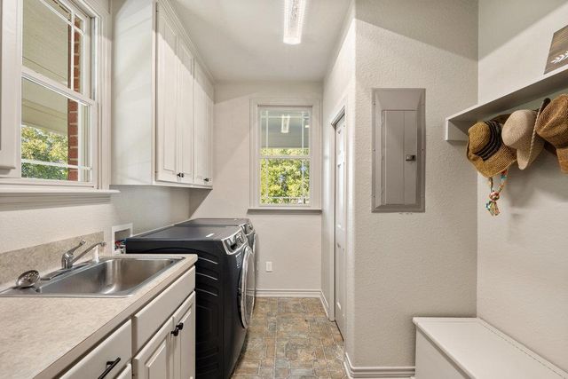 104 River Ranch RD, Kingsland, TX 78639