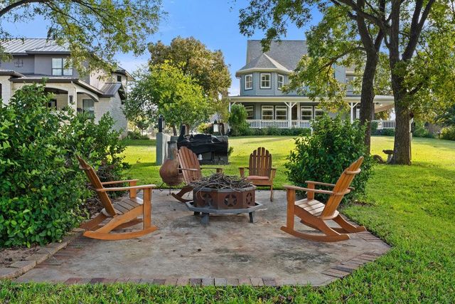 104 River Ranch RD, Kingsland, TX 78639