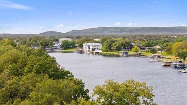 104 River Ranch RD, Kingsland, TX 78639