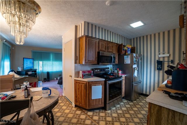 1153 Packard Drive, Akron, OH 44320