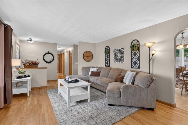 1927 Hancock Lane, Janesville, WI 53545