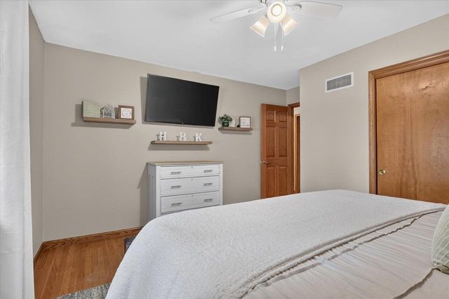 1927 Hancock Lane, Janesville, WI 53545