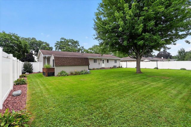 1927 Hancock Lane, Janesville, WI 53545