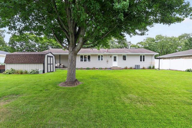 1927 Hancock Lane, Janesville, WI 53545