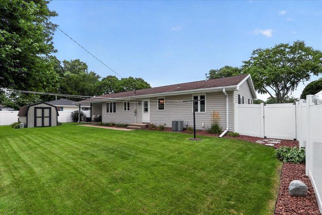 1927 Hancock Lane, Janesville, WI 53545