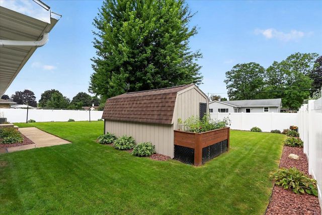 1927 Hancock Lane, Janesville, WI 53545