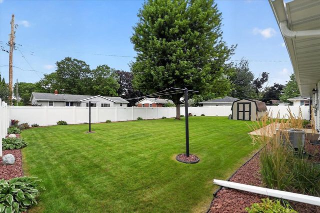 1927 Hancock Lane, Janesville, WI 53545