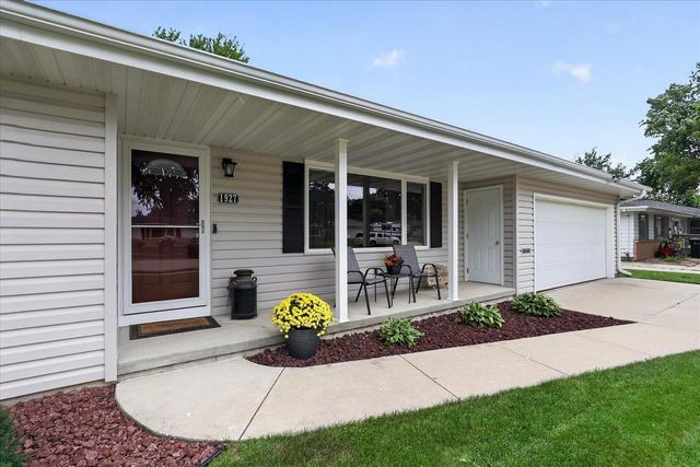 1927 Hancock Lane, Janesville, WI 53545