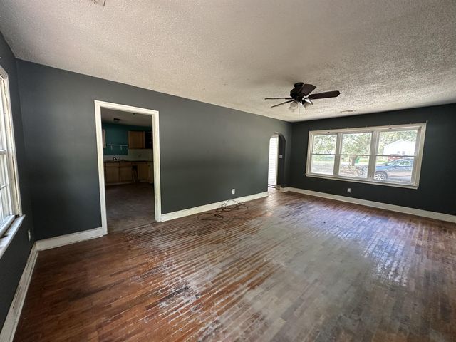 908 Lakeside Dr., Georgetown, SC 29440