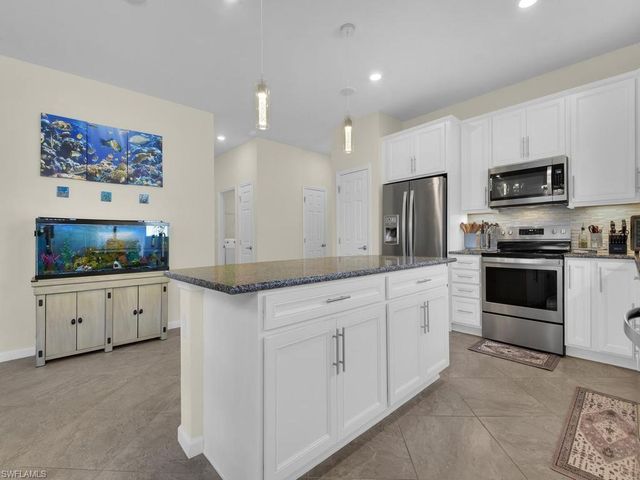 16072 Palmetto Prairie DR, Alva, FL 33920