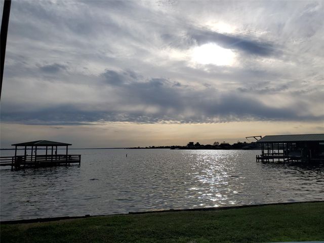 120 Acorn, Livingston, TX 77351