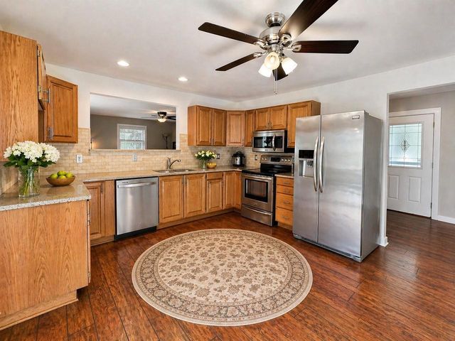 838 Somerset Drive, Janesville, WI 53546