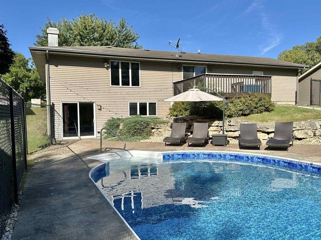 838 Somerset Drive, Janesville, WI 53546