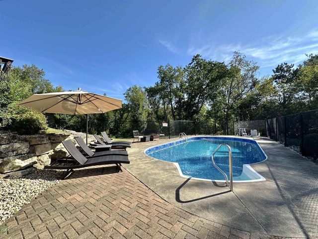 838 Somerset Drive, Janesville, WI 53546