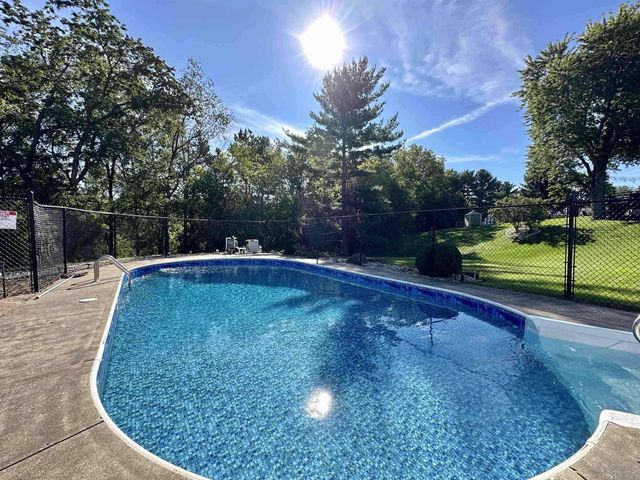 838 Somerset Drive, Janesville, WI 53546
