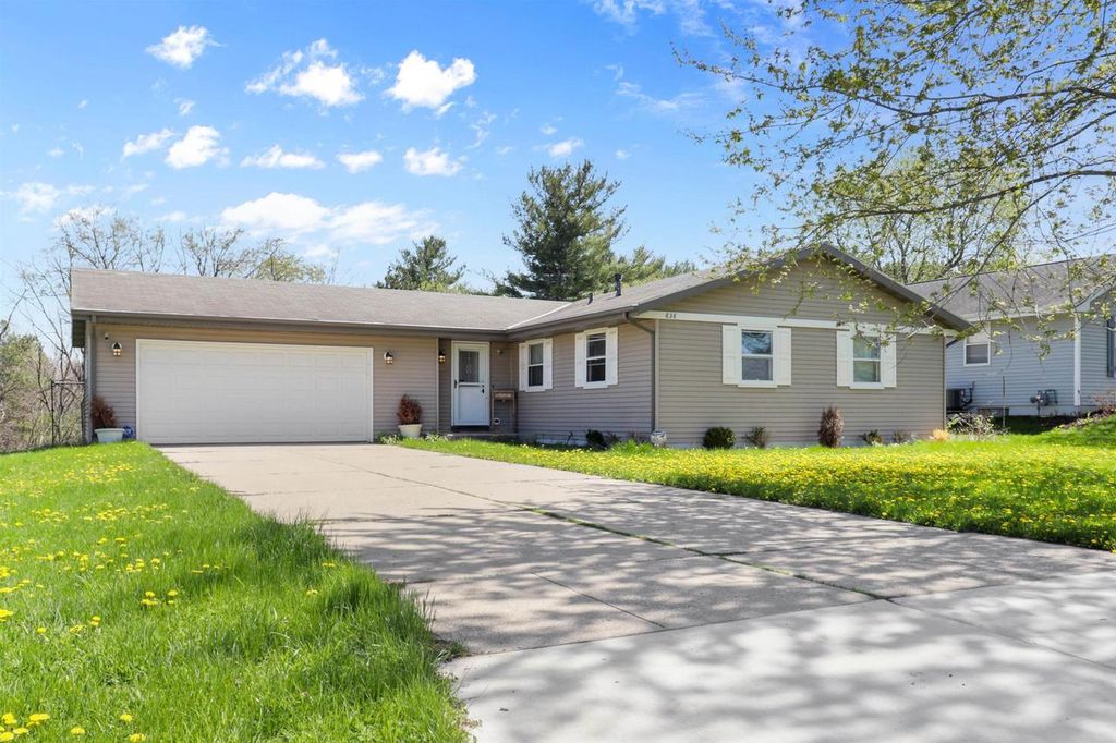 838 Somerset Drive, Janesville, WI 53546
