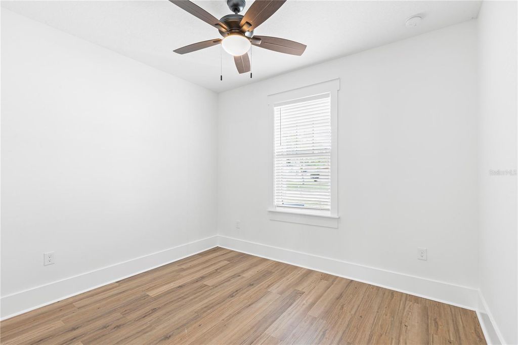 Image 13 of property listing at 3923 W GRAY STREET, Tampa, FL 33609