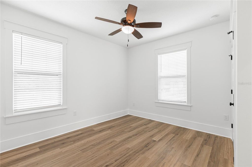 Image 15 of property listing at 3923 W GRAY STREET, Tampa, FL 33609