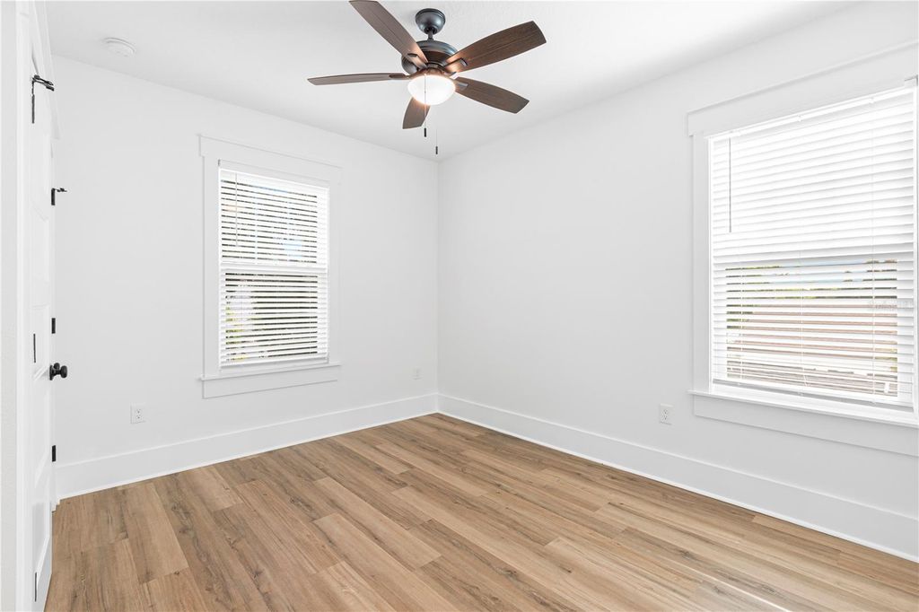 Image 19 of property listing at 3923 W GRAY STREET, Tampa, FL 33609