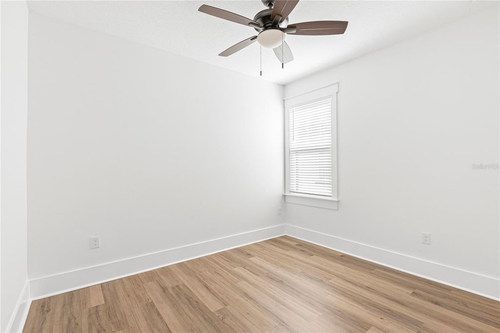 Image 20 of property listing at 3923 W GRAY STREET, Tampa, FL 33609