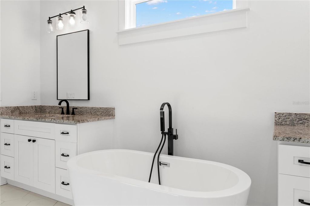 Image 28 of property listing at 3923 W GRAY STREET, Tampa, FL 33609