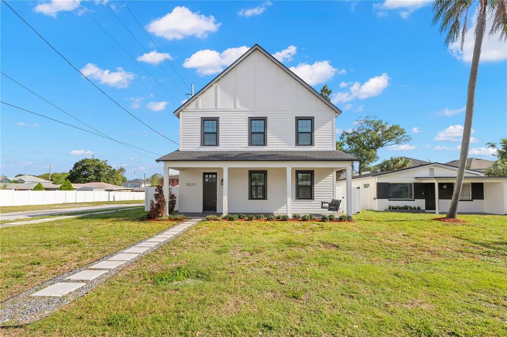 Image 39 of property listing at 3923 W GRAY STREET, Tampa, FL 33609