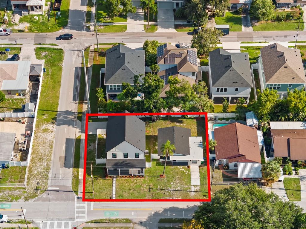 Image 44 of property listing at 3923 W GRAY STREET, Tampa, FL 33609