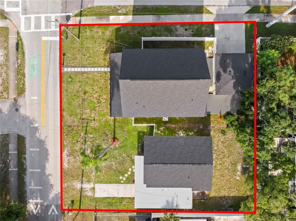 Image 45 of property listing at 3923 W GRAY STREET, Tampa, FL 33609