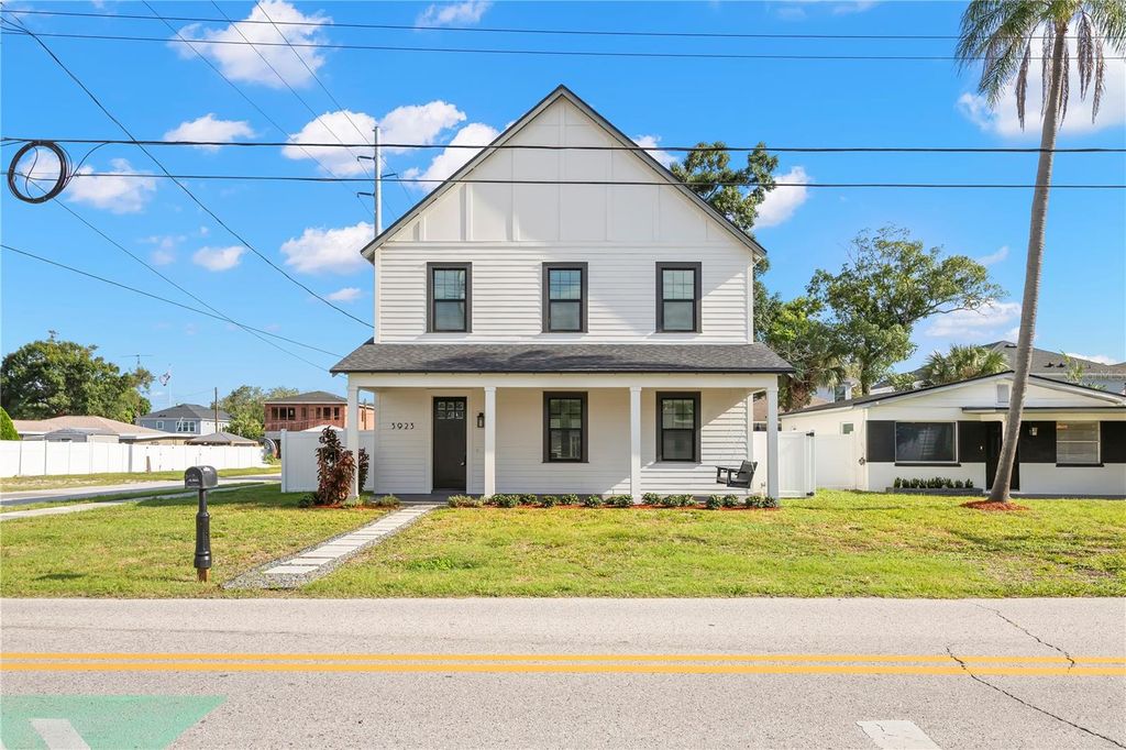Image 57 of property listing at 3923 W GRAY STREET, Tampa, FL 33609