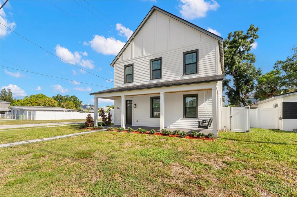 Image 58 of property listing at 3923 W GRAY STREET, Tampa, FL 33609