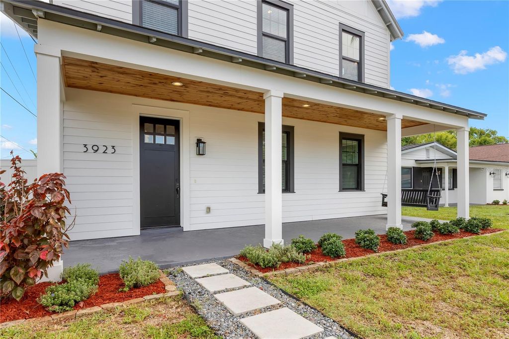 Image 60 of property listing at 3923 W GRAY STREET, Tampa, FL 33609