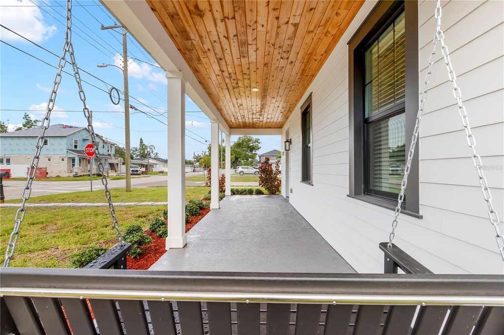 Image 61 of property listing at 3923 W GRAY STREET, Tampa, FL 33609