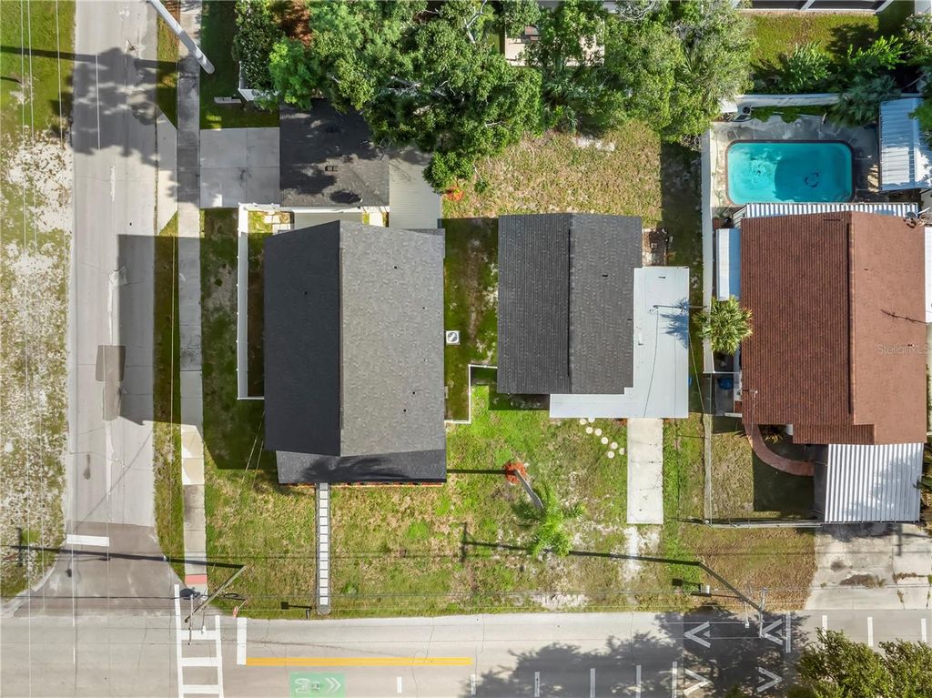 Image 68 of property listing at 3923 W GRAY STREET, Tampa, FL 33609