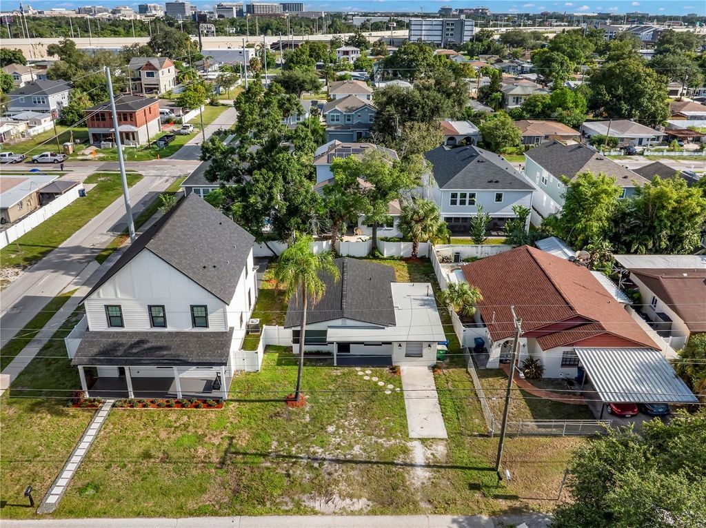 Image 69 of property listing at 3923 W GRAY STREET, Tampa, FL 33609