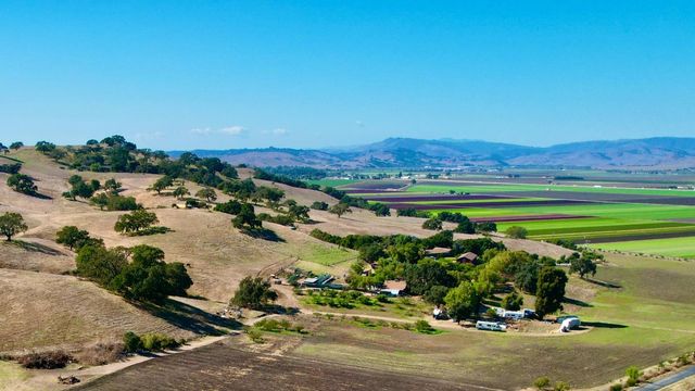 547 Mission Vineyard Road, San Juan Bautista, CA 95045