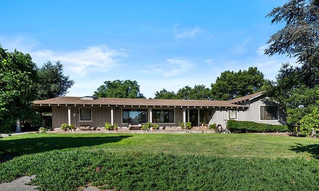 547 Mission Vineyard Road, San Juan Bautista, CA 95045