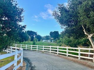 547 Mission Vineyard Road, San Juan Bautista, CA 95045