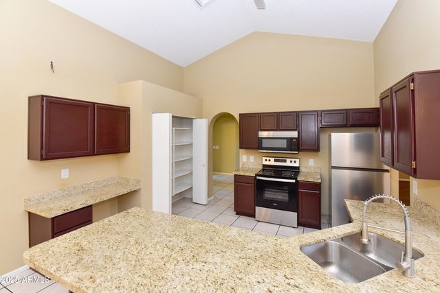 3653 W SARAGOSA Street, Chandler, AZ 85226