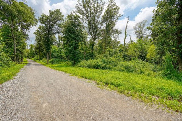 8245 Royalton Road SW, Lancaster, OH 43130