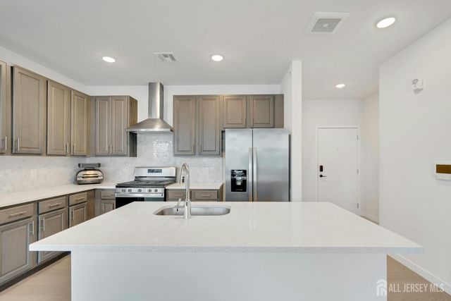 644 Lorhan Drive, Piscataway, NJ 08854